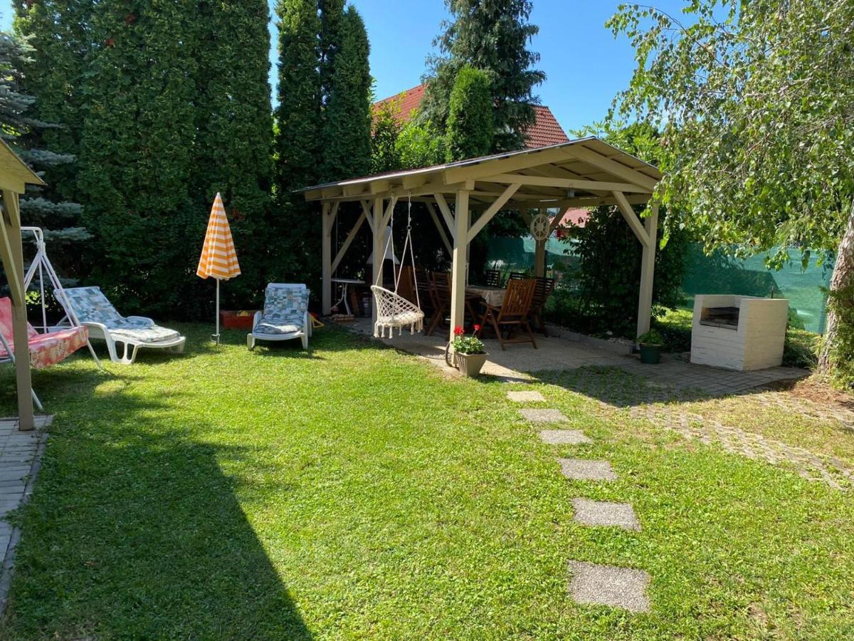 Sommer Ferienhaus Balatonszarszo Exterior photo